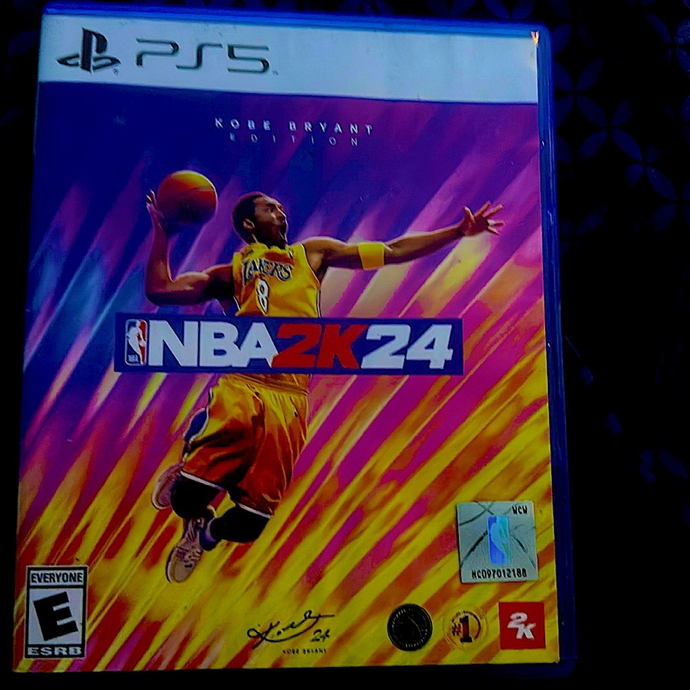 Selling 2k 24 cd line Bryant edition ( for PS5)